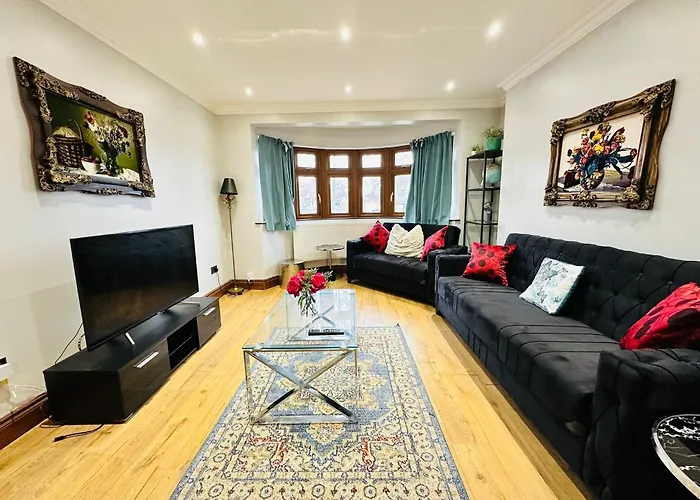 Spacious 6 Bed Residence In Wembly, London