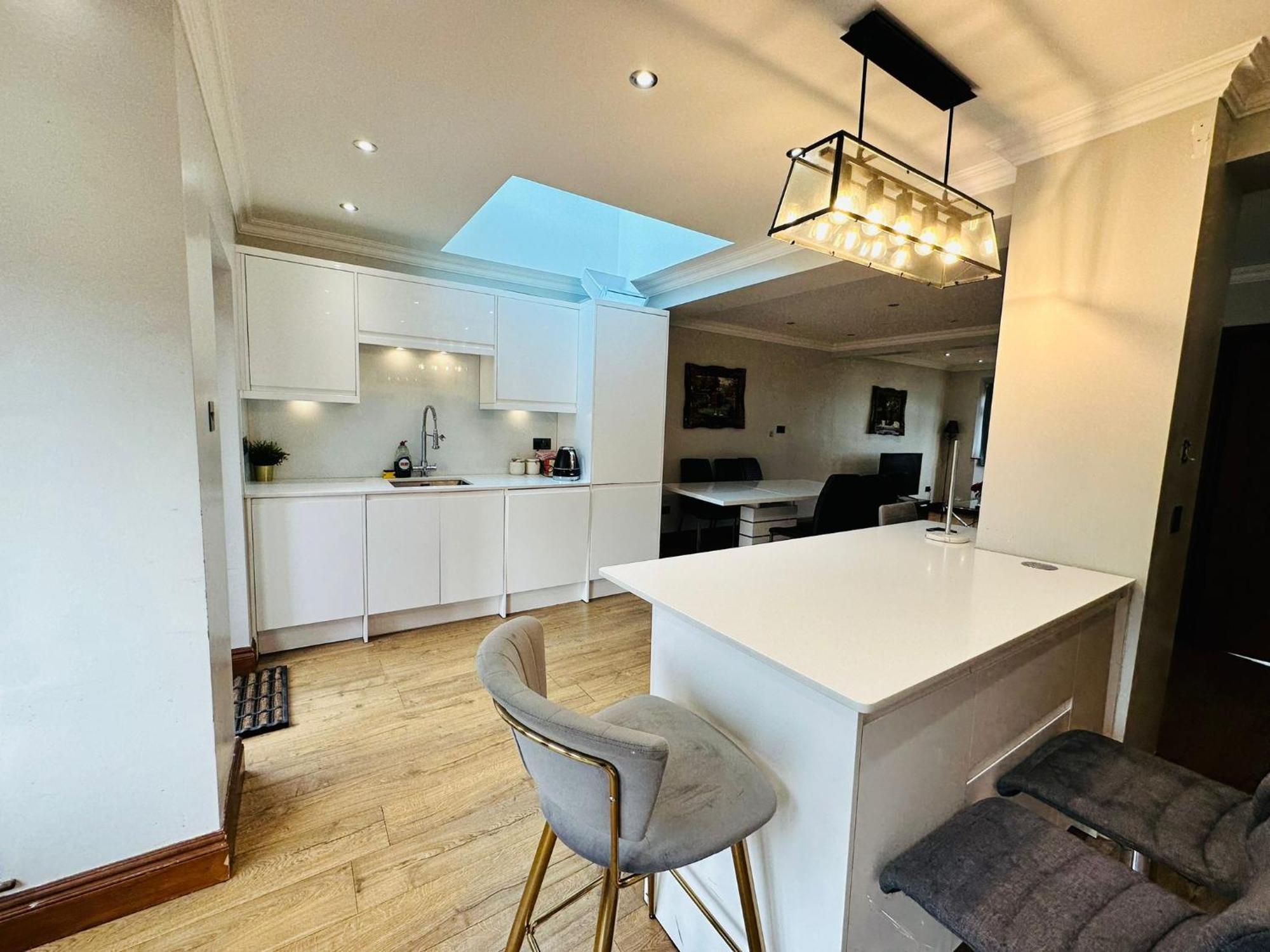 Apartment Spacious 6 Bed In Wembly, London