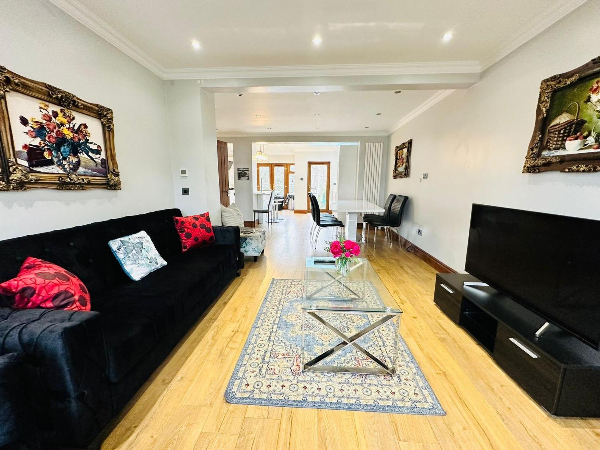 Spacious 6 Bed In Wembly, Apartment London