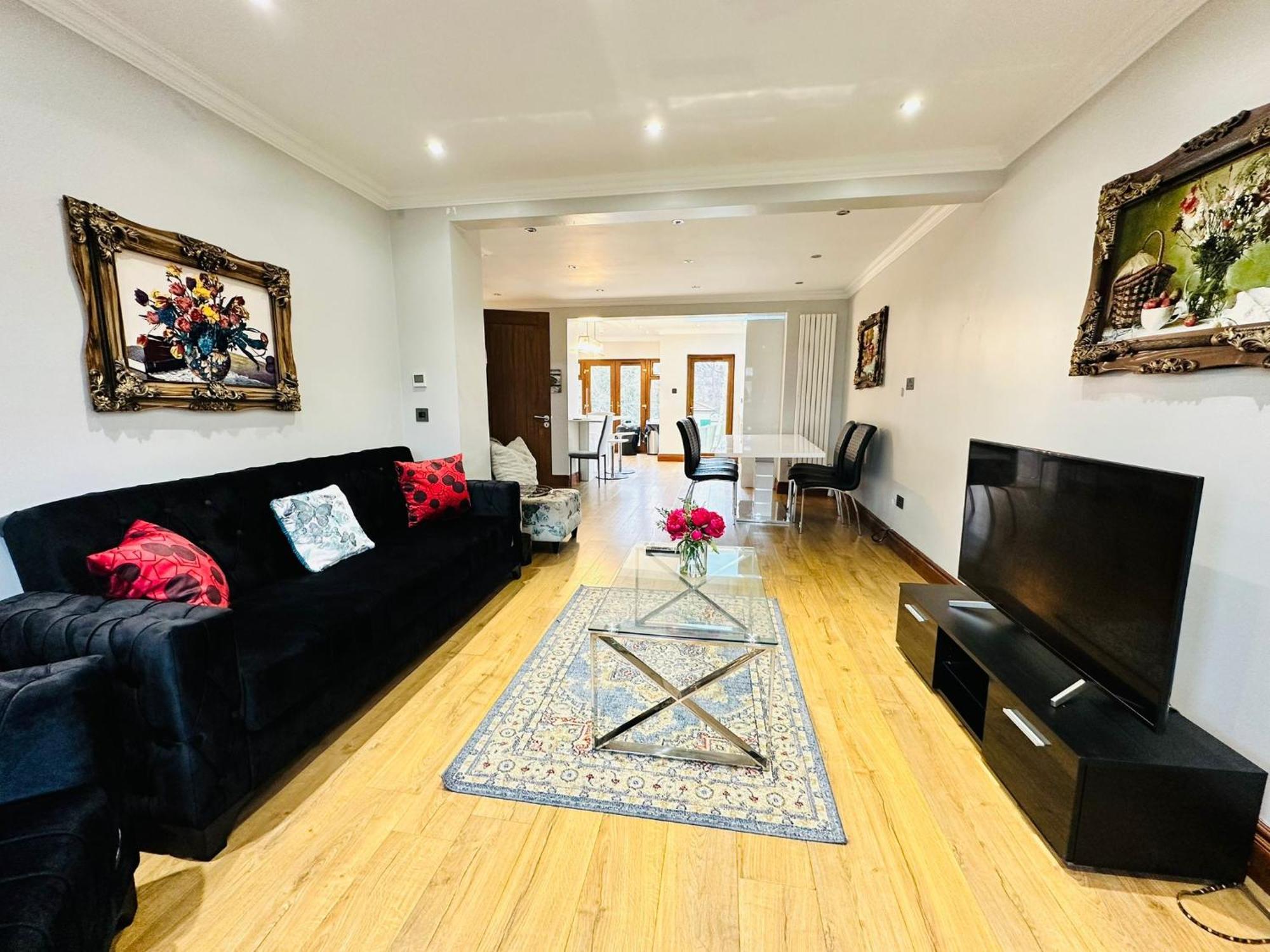 Spacious 6 Bed In Wembly, * London