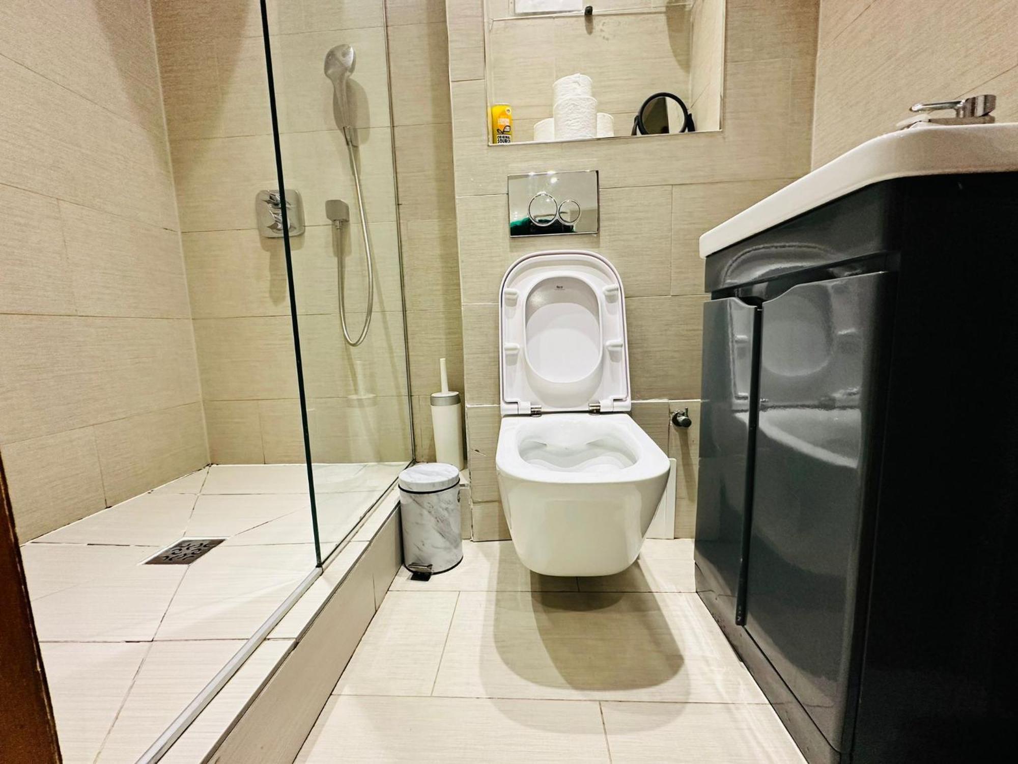 Spacious 6 Bed In Wembly, Apartment London